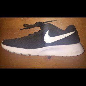 Women’s Nike Tanjun shoes